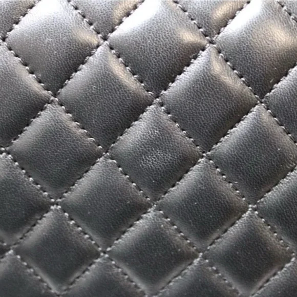 Chanel Medium boy Bag - Picture 15 of 16